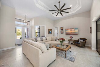 1871 Dogwood Dr in Marco Island, FL - Foto de edificio - Building Photo