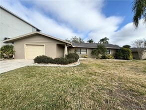 1331 NW 20th Ave in Crystal River, FL - Building Photo - Building Photo