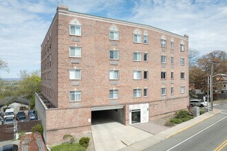 399 Bergen Blvd in Palisades Park, NJ - Building Photo - Building Photo