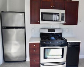 86 Elmira St, Unit 2 in Boston, MA - Foto de edificio - Building Photo
