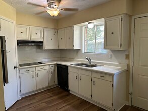 8419 Bandridge Rd in La Porte, TX - Building Photo - Building Photo