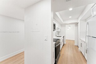 7051 Environ Blvd in Lauderhill, FL - Building Photo
