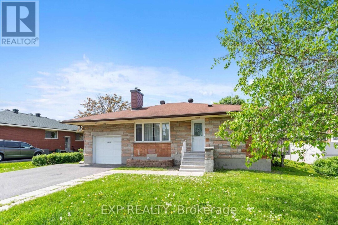 1416 Fisher Ave in Ottawa, ON - Building Photo