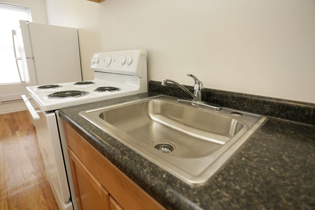 2207 E 75th St in Chicago, IL - Foto de edificio - Interior Photo