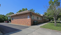 Hampton Court Apartments in Columbia, SC - Foto de edificio - Building Photo