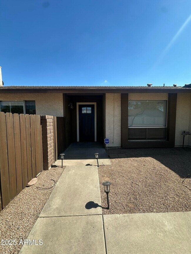 8691 E Latham St in Scottsdale, AZ - Building Photo - Building Photo