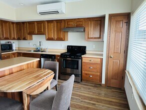 8102 N Scheider Rd in Freeport, IL - Building Photo - Building Photo