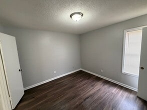 4169 Double Tree St, Unit B in Memphis, TN - Foto de edificio - Building Photo