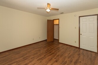 4133 NE Stallings Dr in Nacogdoches, TX - Building Photo - Building Photo