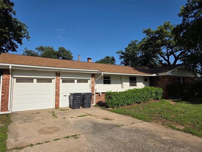 2708 N Holloway Ave in Bethany, OK - Building Photo - Building Photo