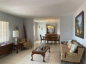 11833 SW 34th St in Miami, FL - Building Photo - Building Photo