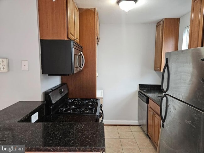 6886 Hawthorne St in Hyattsville, MD - Building Photo - Building Photo