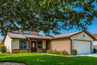 1967 Blue Bird Run W in Orange Park, FL - Building Photo - Building Photo