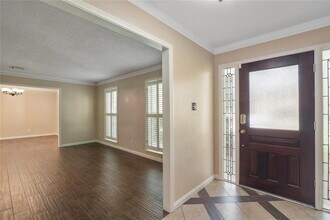 10911 Elmdale Dr in Houston, TX - Building Photo - Building Photo