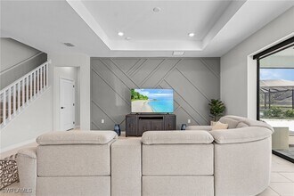 10440 Ventana Ln in Naples, FL - Foto de edificio - Building Photo