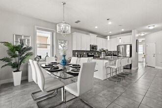 2417 Chateau Lp in Kissimmee, FL - Building Photo - Building Photo