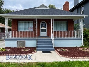 1748 S Main St in Salt Lake City, UT - Foto de edificio - Building Photo