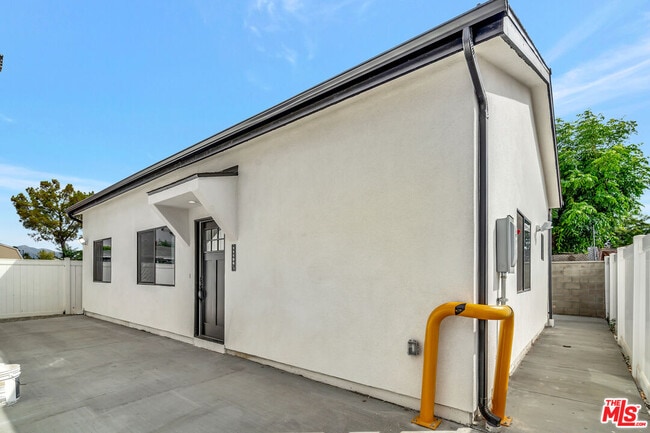 property at 11108 Norris Ave