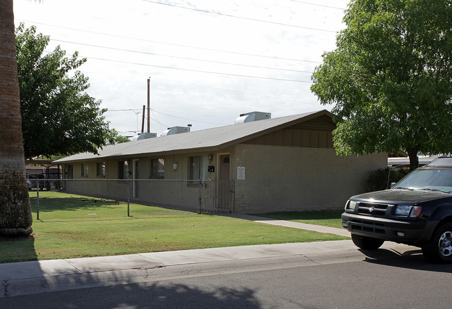 611-621 N Delaware St in Chandler, AZ - Building Photo - Building Photo