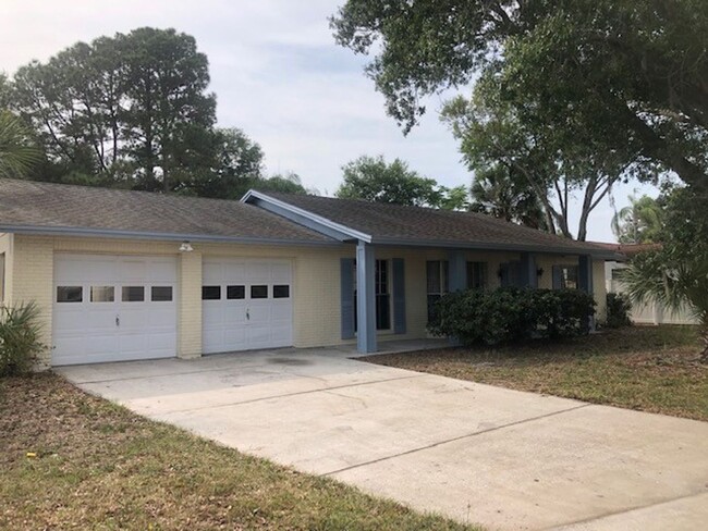 7106 Northbridge Blvd in Tampa, FL - Building Photo - Building Photo