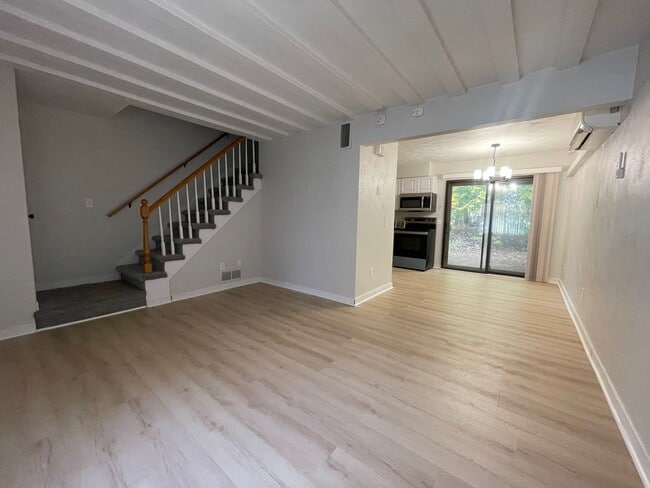 10377 Portage Rd in Portage, MI - Building Photo - Building Photo