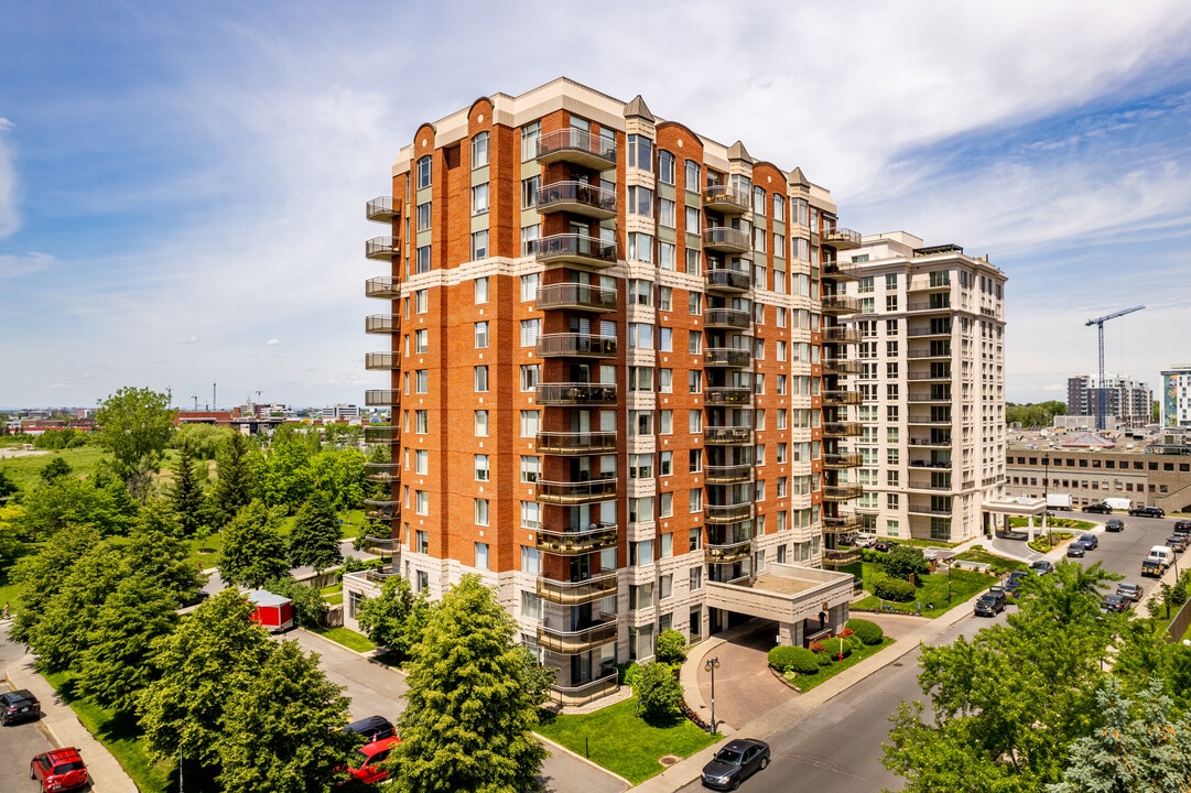 Majestic in Montréal, QC - Building Photo