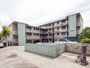 Continental West in Waipahu, HI - Building Photo - Building Photo