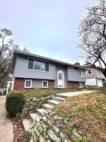 9133 Ames Ave in Omaha, NE - Building Photo