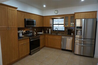 9220 SW 56th St in Miami, FL - Building Photo - Building Photo