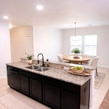 8626 Willet St in Baytown, TX - Foto de edificio - Building Photo