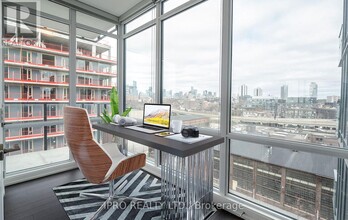 120-S120 Bayview Ave in Toronto, ON - Building Photo - Building Photo