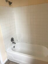 125 W Logan St in Philadelphia, PA - Building Photo - Building Photo