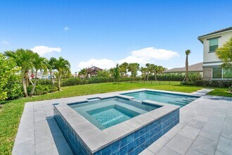 12289 Waterstone Cir in Palm Beach Gardens, FL - Building Photo - Building Photo
