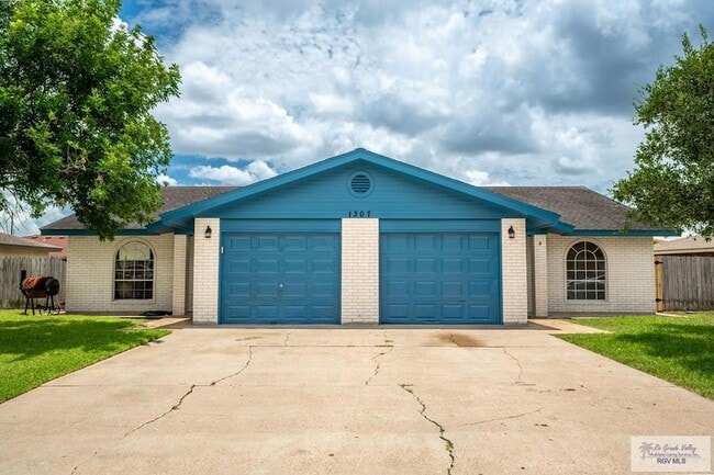 1307 Lily Ln in Brownsville, TX - Building Photo - Building Photo