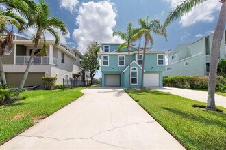 2507 Bay Blvd in Indian Rocks Beach, FL - Foto de edificio - Building Photo