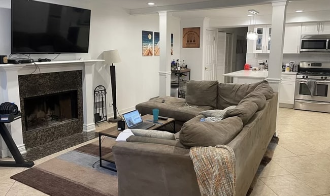 property at 1454 W Walton St