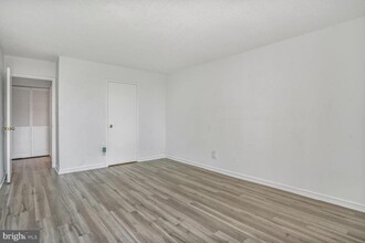 2300 Pimmit Dr in Falls Church, VA - Building Photo - Building Photo