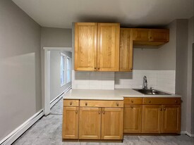 133 Godwin Ave, Unit 1 in Paterson, NJ - Building Photo