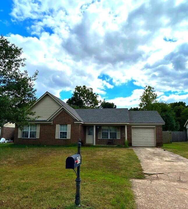 175 Pine Ridge Ln in Oakland, TN - Building Photo