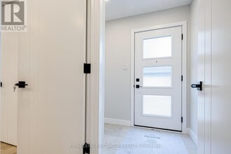 20 Kewbeach Ave in Toronto, ON - Building Photo - Building Photo