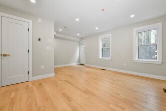 10 Webster Ave, Unit #1 in Boston, MA - Building Photo - Building Photo