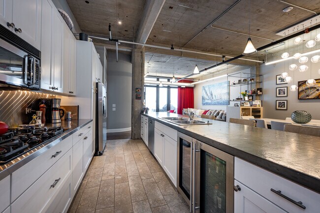 850 W Adams St, Unit 6E in Chicago, IL - Building Photo - Building Photo