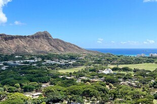 2600 Pualani Way in Honolulu, HI - Building Photo