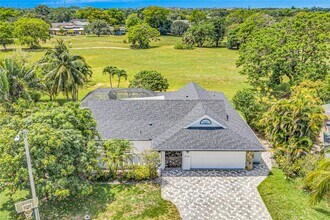 5706 Guava Dr in Tamarac, FL - Foto de edificio - Building Photo