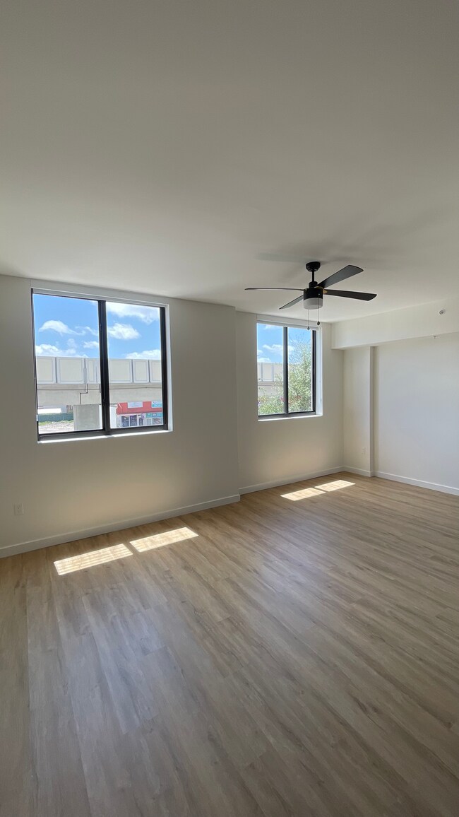 922 E 27th St, Unit A1 in Hialeah, FL - Building Photo - Building Photo