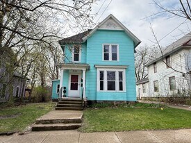 311 W Mason St in Jackson, MI - Building Photo