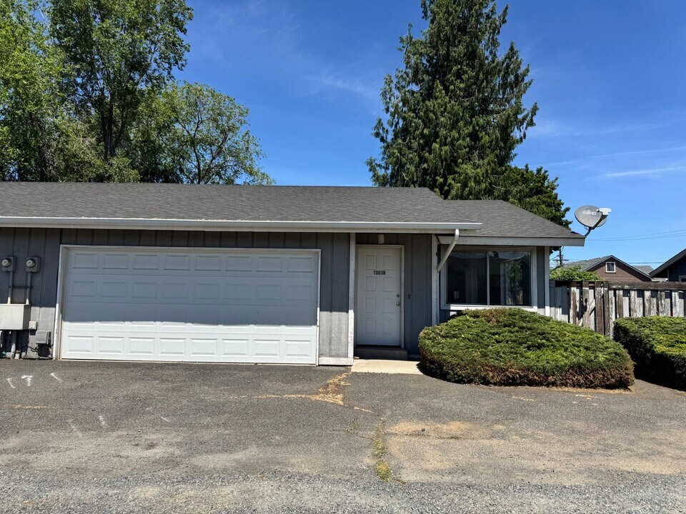 1003A S 17th Ave in Yakima, WA - Building Photo