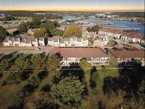 17570 Hwy 105 W in Montgomery, TX - Building Photo - Building Photo