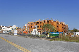 Trinity Independent Senior Living in New Port Richey, FL - Foto de edificio - Building Photo