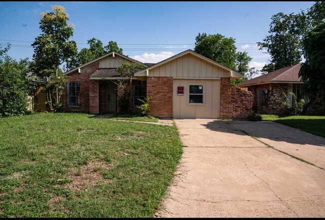 4451 Oak Shadows Dr